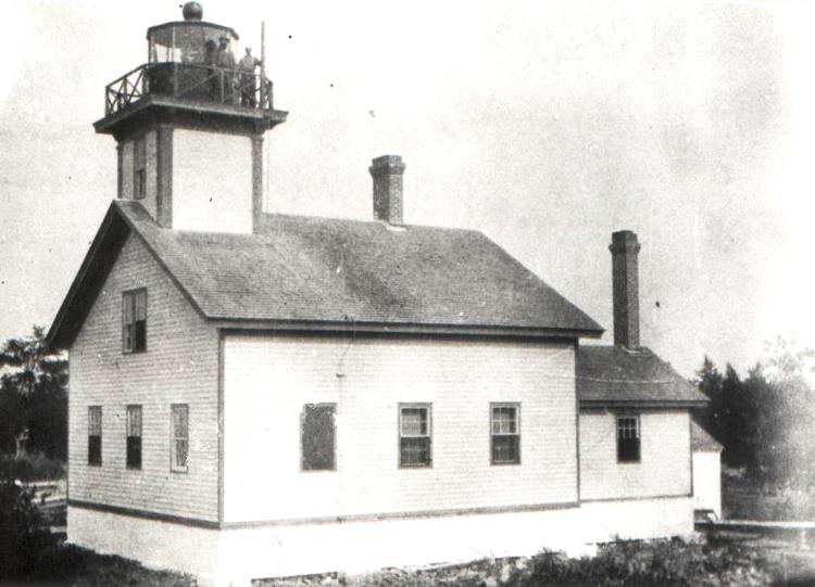 The First La Pointe Lighthouse