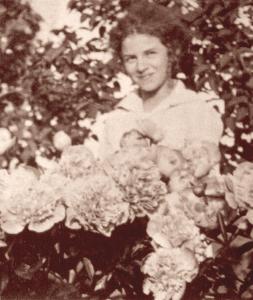 Edna Lane, c. 1910